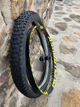 Cubierta MAXXIS Assegai EXO 27.5"x2.5 " + llanta