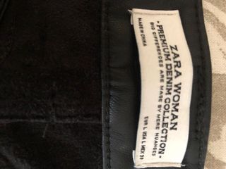 pantalon polipiel zara Talla L