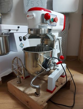 PLANETRIA BATIDORA PROFESIONAL 10 LITROS