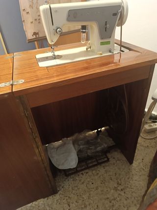Maquina de coser Singer