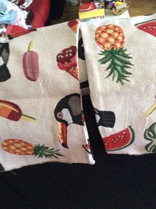 Dos fundas de cojín sin estrenar.