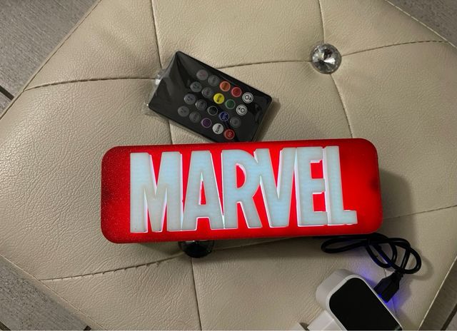 lampada Marvel