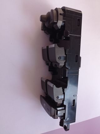INTERRUPTOR ELEVALUNAS AUTOMOVIL
