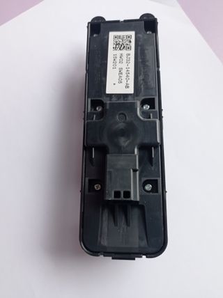 INTERRUPTOR ELEVALUNAS AUTOMOVIL