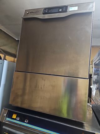 Lavavasos y lavavajillas