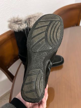 Botines de ante negro