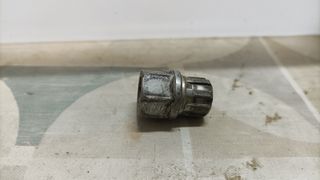 Llave de seguridad rueda coche