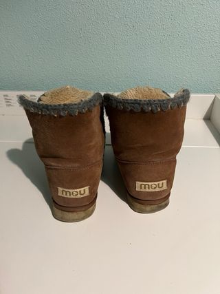 Botas MOU