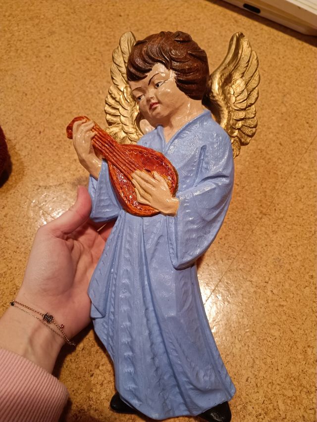 Figura decorativa de pared ángel