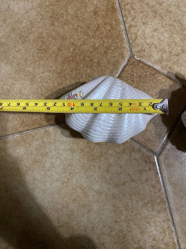 due pezzi porta oggetti in ceramica