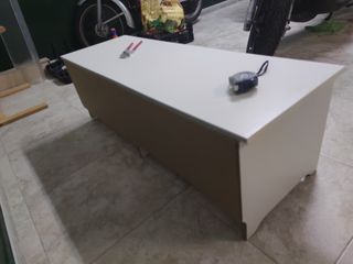 MUEBLE BAJO TV IKEA. MUY BUEN ESTADO