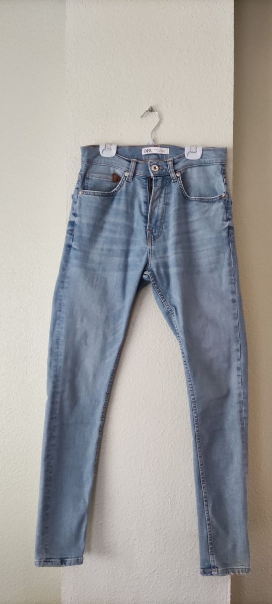 Vaqueros largos hombre de Zara