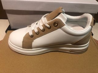Zapatillas de deporte niña y niño 