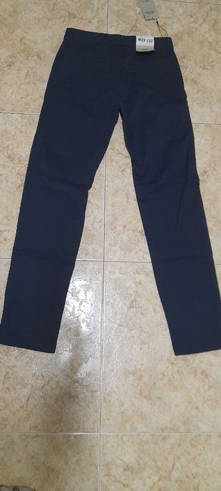 PANTALON CHINO NIÑO CON LA ETIQUETA 