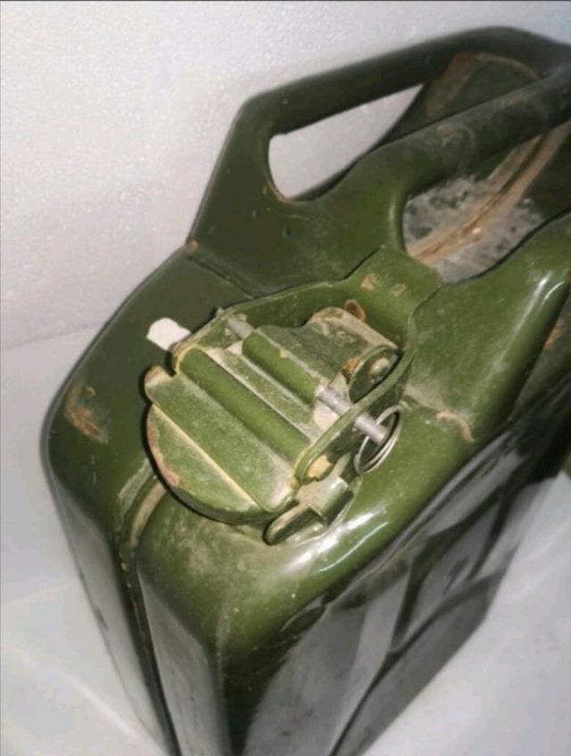 Bidón 20 L. metálico de gasolina 1