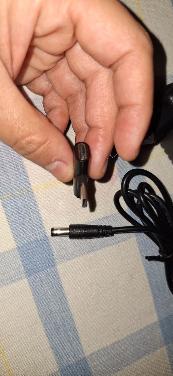 Fuente de alimentación Axil 5V y multitoma USB C