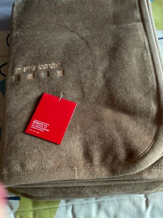 Manta sofa 120x170 Piere Cardin cierre negocio