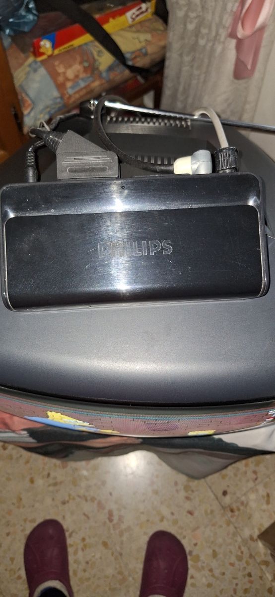 TDT +mando y adaptador de corriente Philips