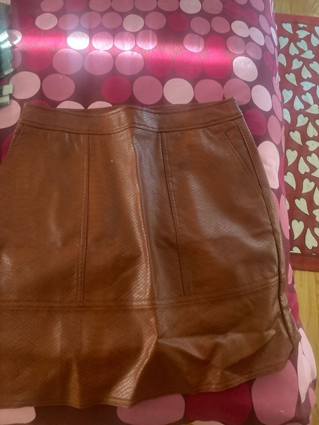 Pezzi 4:2pantaloni  gonna cardigan eur 25,00