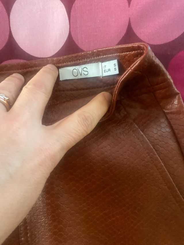 Pezzi 4:2pantaloni  gonna cardigan eur 25,00