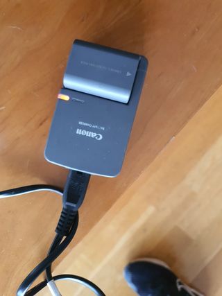 Cámara Canon EOS400D y 2 objetivos