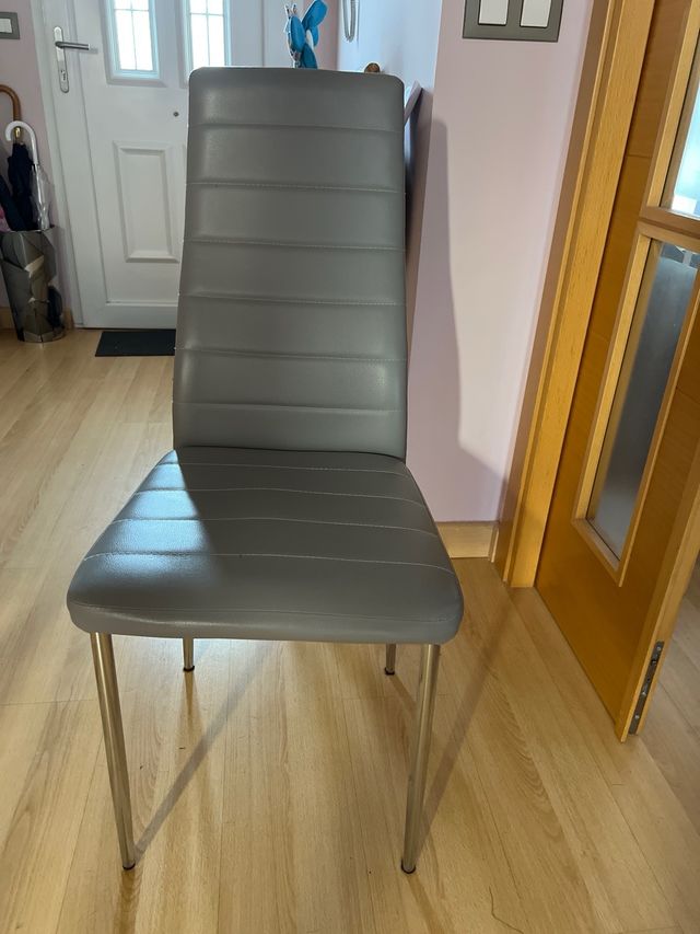 4 sillas en color gris