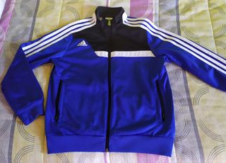 Chaqueta Adidas.