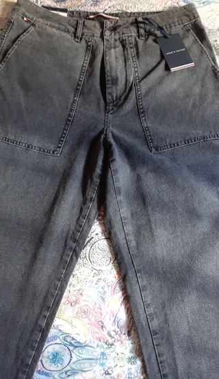 PANTALON TOMMY HILFIGER.NUEVOS