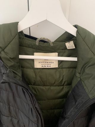 plumifero negro capucha t.S Scoth&Soda