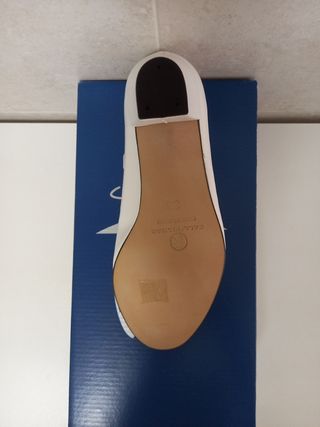 ZAPATOS DE SEVILLANAS BLANCOS 