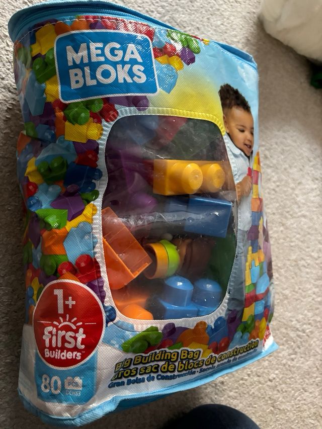 mesa Megablocks+bolsa de piezas