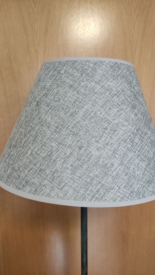 Lámpara de pie de forja