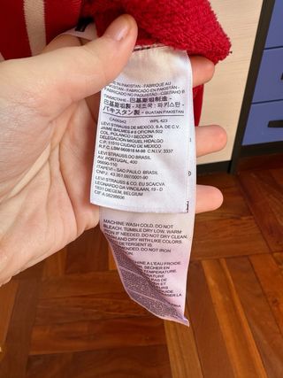 Sudadera roja de Levi’s