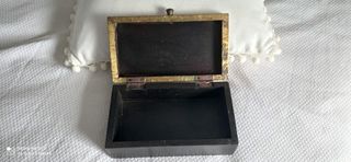 Joyero/caja dorado y madera