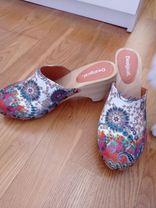 ZUECO DESIGUAL N°37