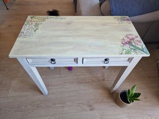 Mesa de diseño restaurada a mano