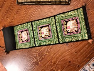 Cojín con colgante de tres bolsillos