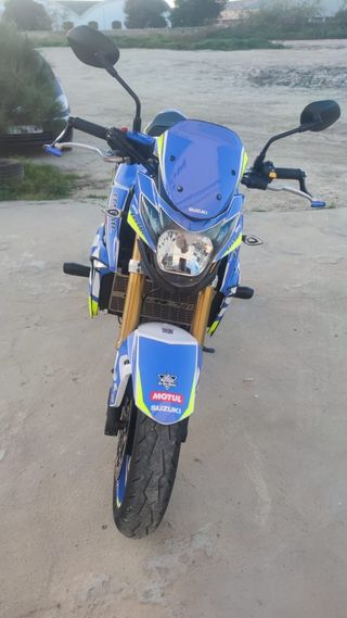 SUZUKI GSR 750 AÑO 2011
