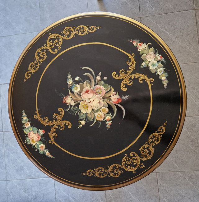 Mesa guéridon lacada ennegrecida