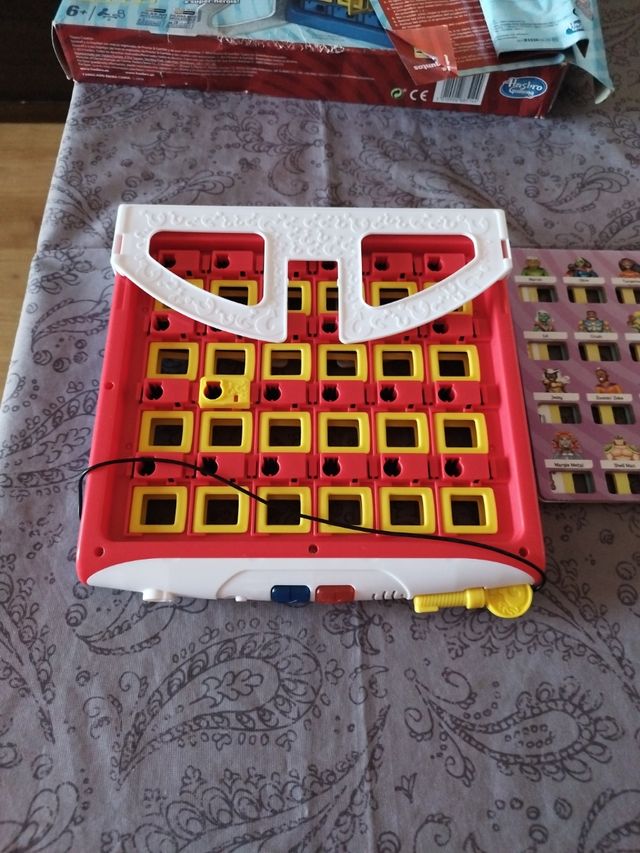 Quién es quién? Electrónico