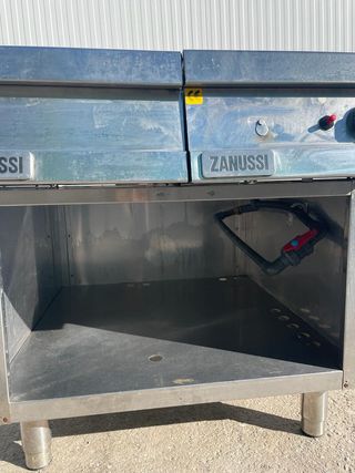 Mueble Zanussi con baño maria