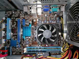 Ordenador torre de sobremesa