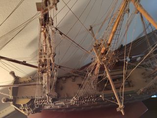 MAQUETA DE MADERA DE UN GALEON BRITANICO AÑOS 70.