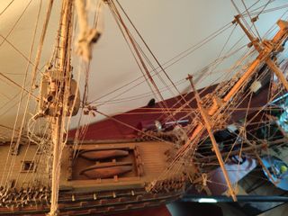 MAQUETA DE MADERA DE UN GALEON BRITANICO AÑOS 70.