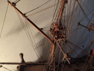 MAQUETA DE MADERA DE UN GALEON BRITANICO AÑOS 70.