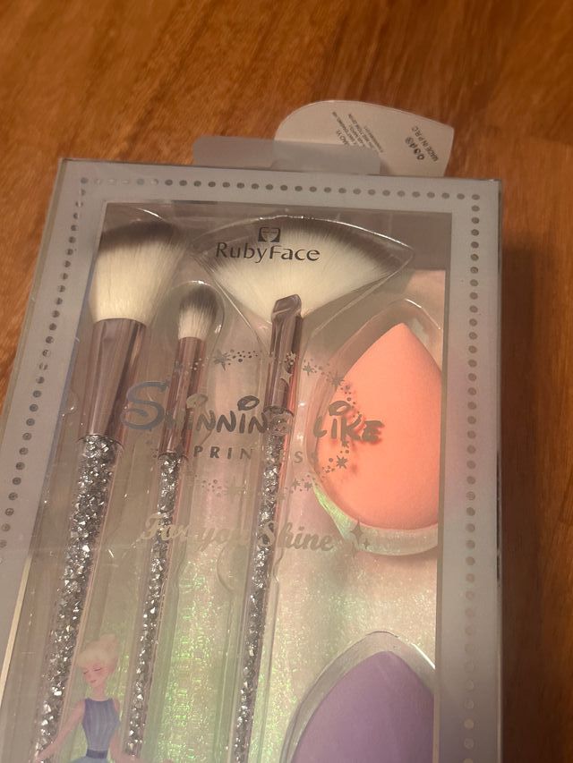 Set di pennelli + 2 beauty blender
