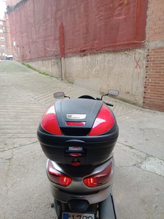 🛵