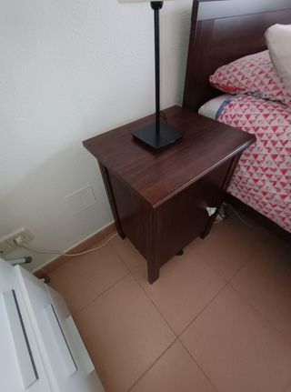 Conjunto cama y mesillas