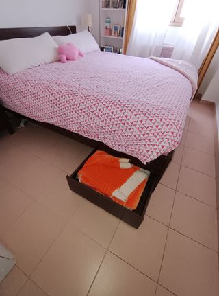 Conjunto cama y mesillas