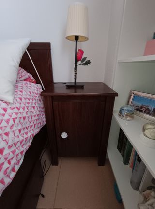 Conjunto cama y mesillas